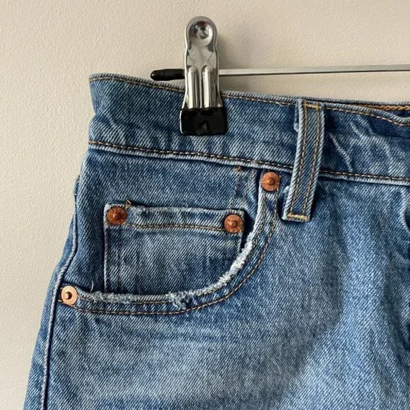 LEVI'S Ribcage Short Urban Oasis Mid-Rise Medium Wash Blue 26 - Picture 6 of 8